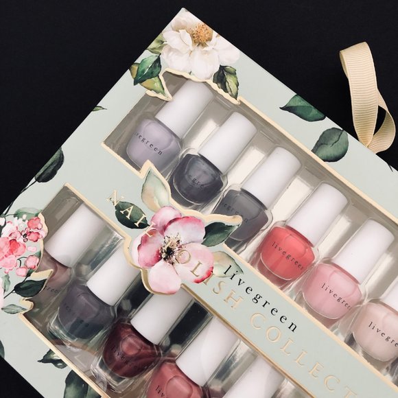 LIVEGREEN Boxed Set of 14 Mini Nail Polishes NIB - Picture 2 of 4